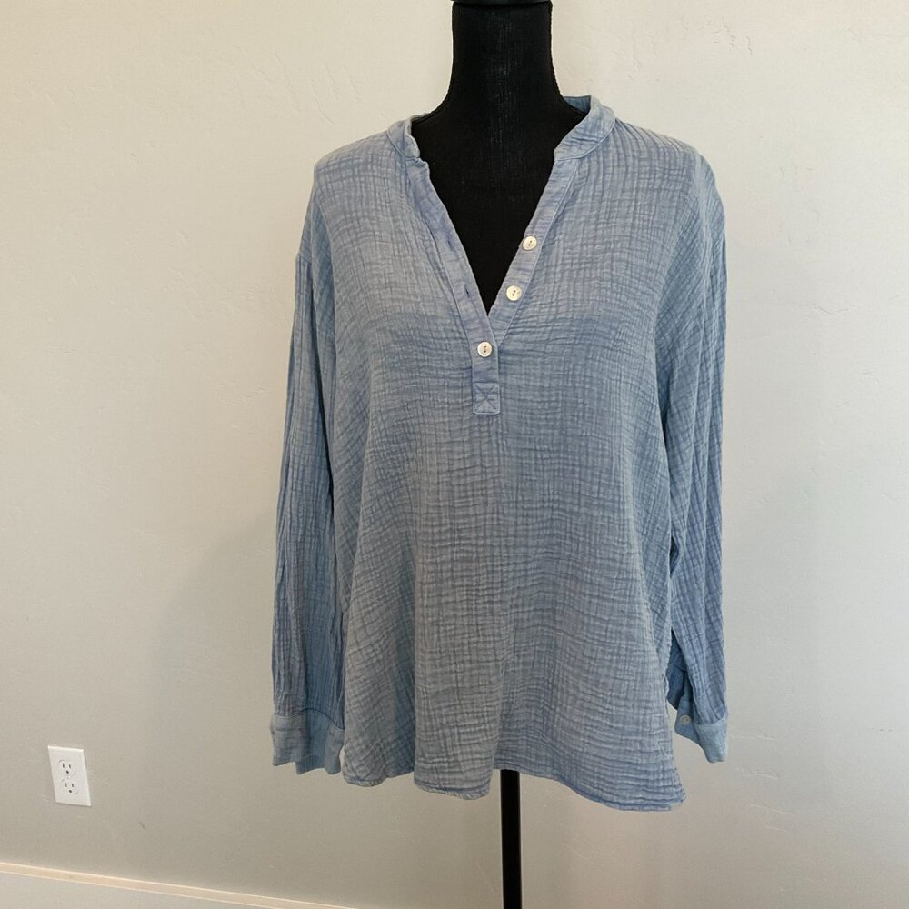 Top open V neck